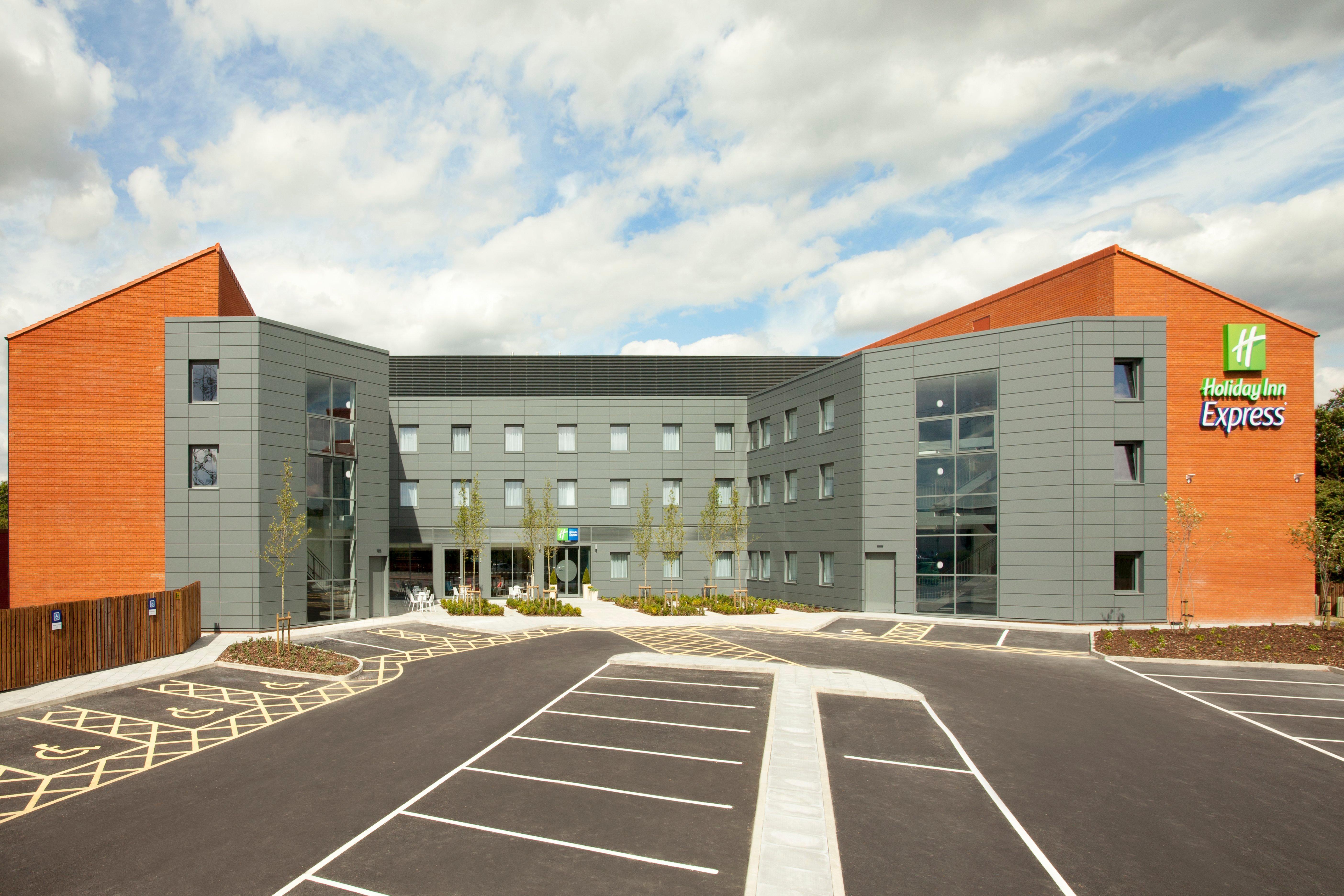 Holiday Inn Express St. Albans - M25, Jct.22 St Albans Екстер'єр фото