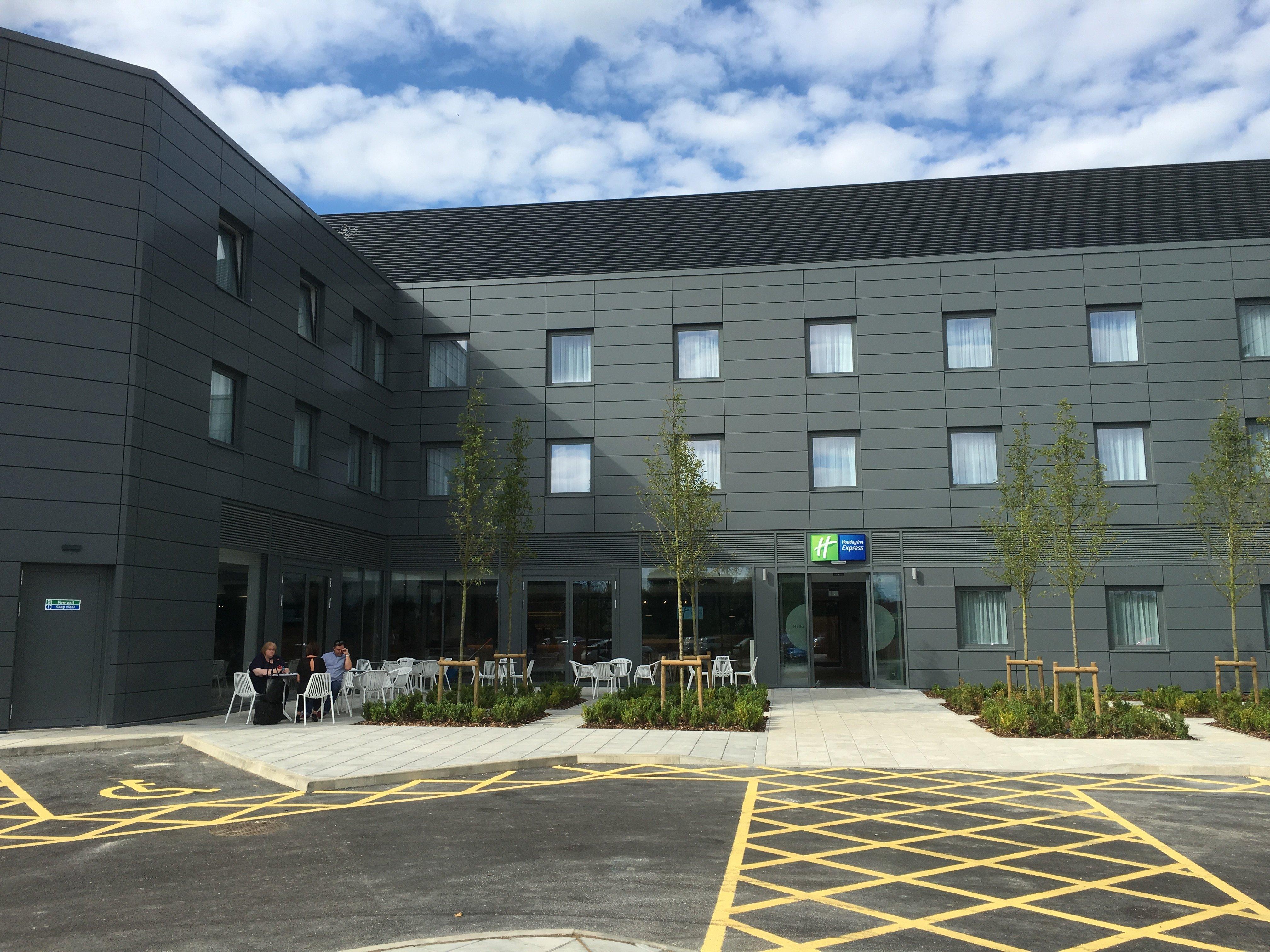 Holiday Inn Express St. Albans - M25, Jct.22 St Albans Екстер'єр фото