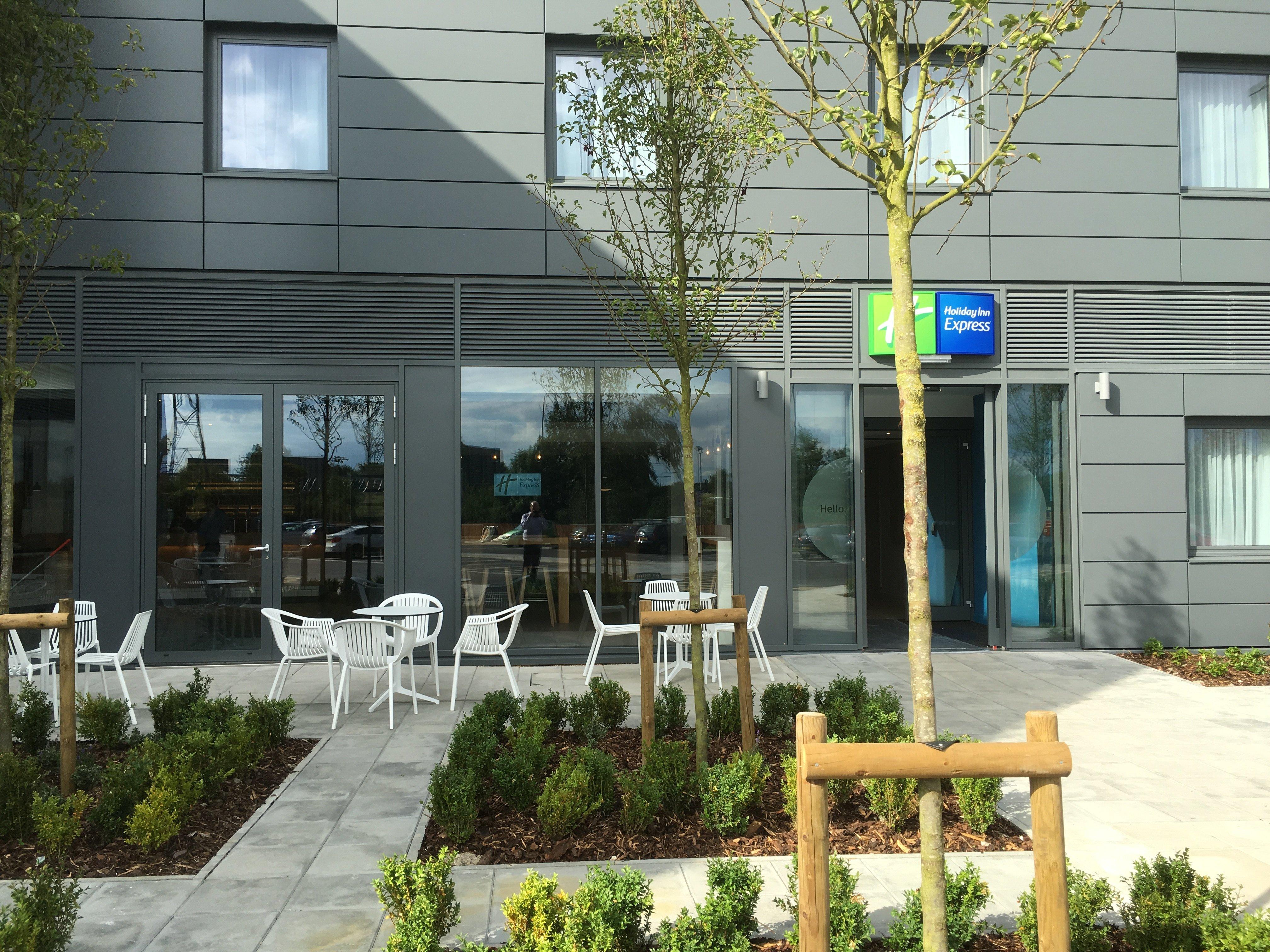 Holiday Inn Express St. Albans - M25, Jct.22 St Albans Екстер'єр фото