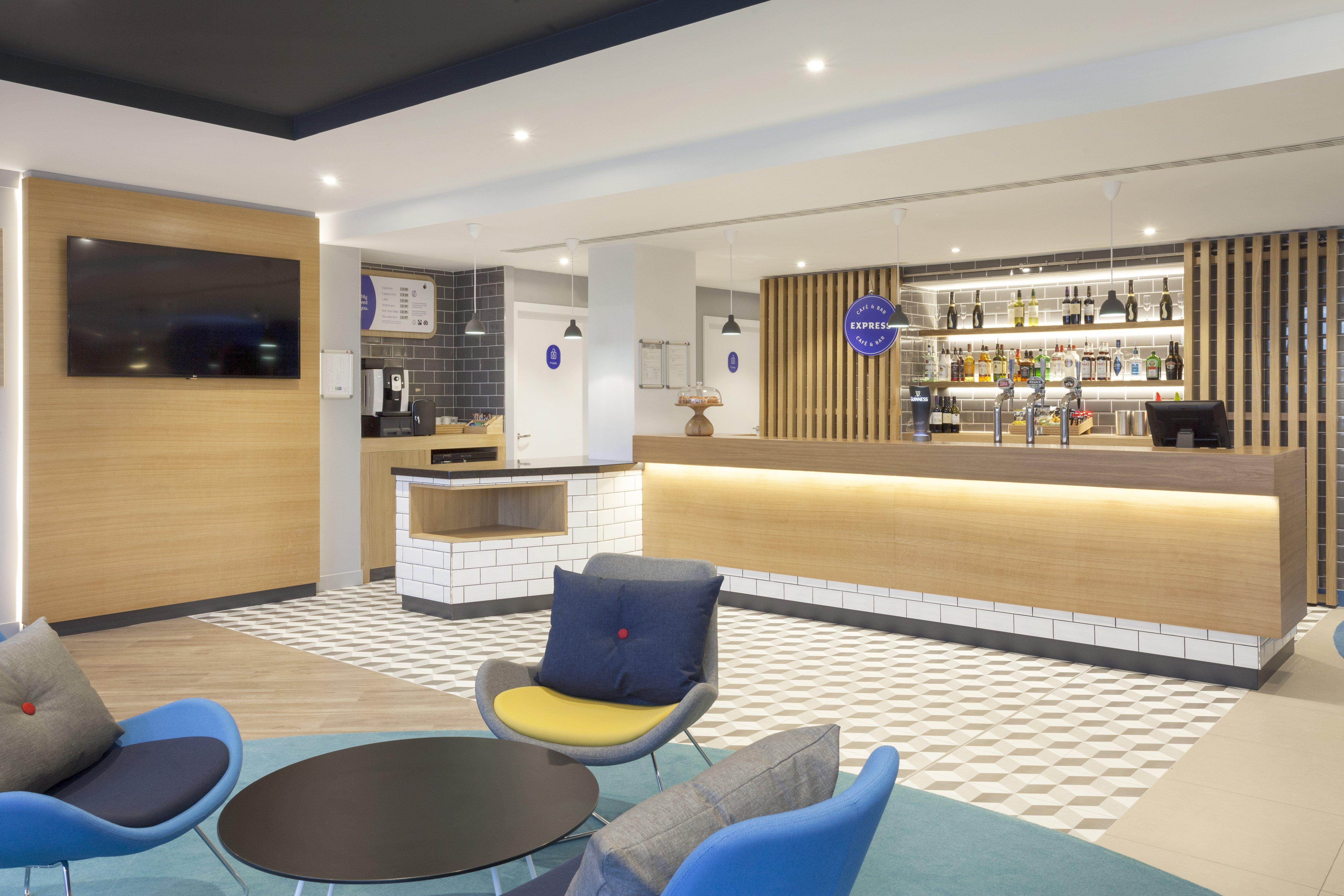 Holiday Inn Express St. Albans - M25, Jct.22 St Albans Екстер'єр фото